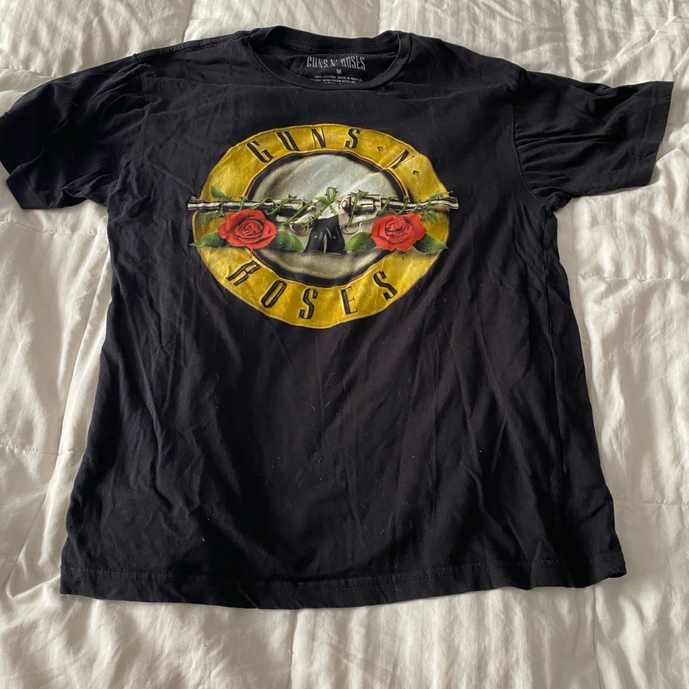 Selling my favorite guns and roses shirt